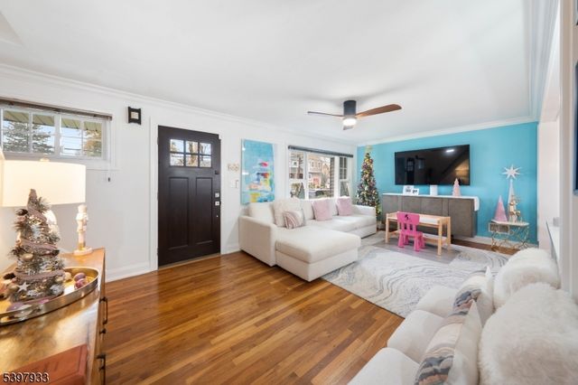 545 Livingston Rd, Linden City, NJ 07036