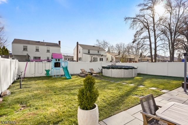 545 Livingston Rd, Linden City, NJ 07036