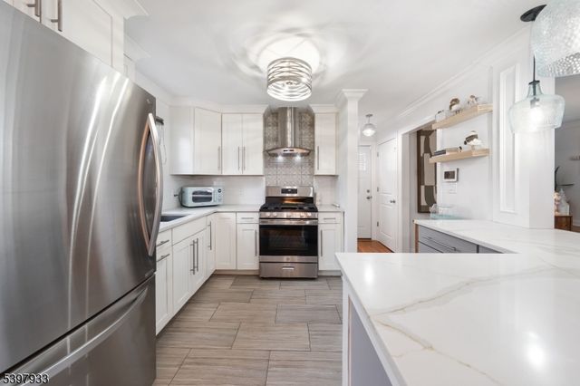 545 Livingston Rd, Linden City, NJ 07036