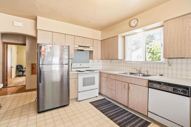 2847 N 67th STREET, Milwaukee, WI 53210