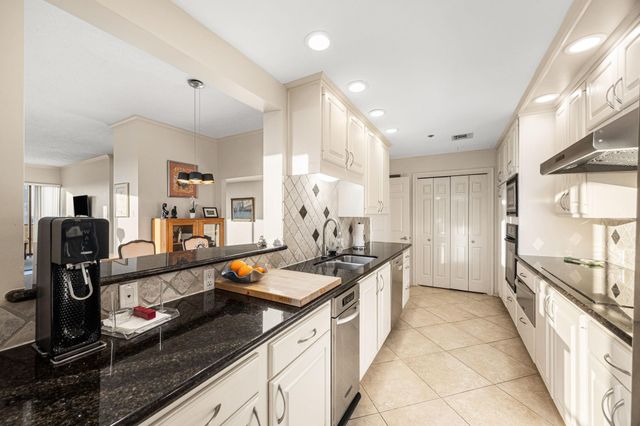 3350 Mccue Road 2302, Houston, TX 77056