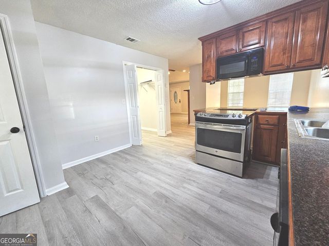 117 Crestwood Circle, Centerville, GA 31028