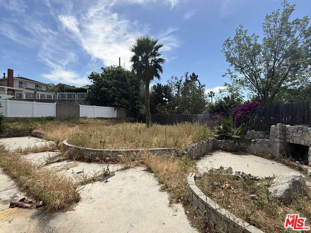 7716 Grove Street, Tujunga, CA 91042