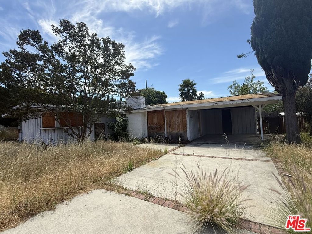 7716 Grove Street, Tujunga, CA 91042