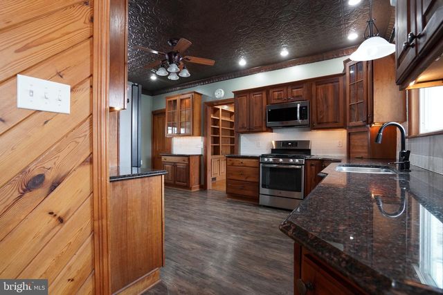 436 WHEELER ST, Pottsville, PA 17901