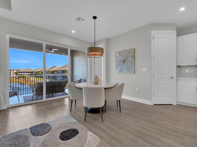 233 Indies DR E 201, Naples, FL 34114