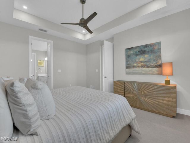 233 Indies DR E 201, Naples, FL 34114