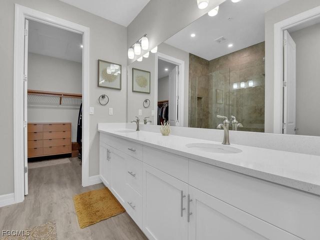 233 Indies DR E 201, Naples, FL 34114