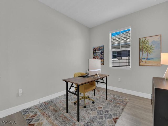 233 Indies DR E 201, Naples, FL 34114