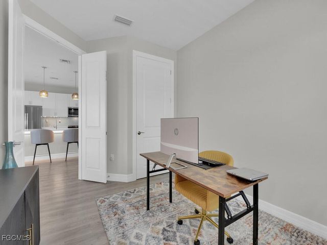 233 Indies DR E 201, Naples, FL 34114