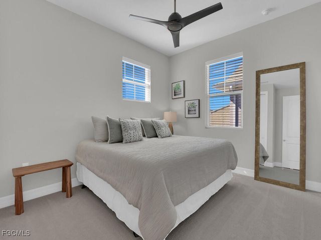 233 Indies DR E 201, Naples, FL 34114