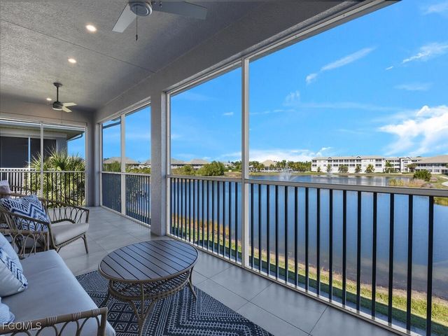 233 Indies DR E 201, Naples, FL 34114