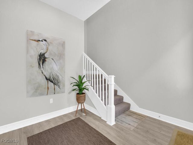 233 Indies DR E 201, Naples, FL 34114