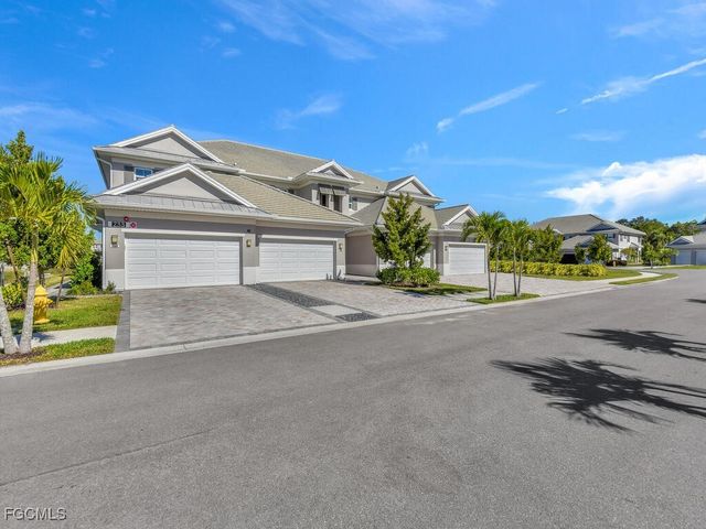 233 Indies DR E 201, Naples, FL 34114