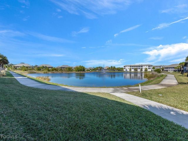 233 Indies DR E 201, Naples, FL 34114
