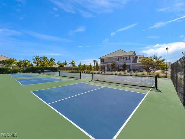 233 Indies DR E 201, Naples, FL 34114