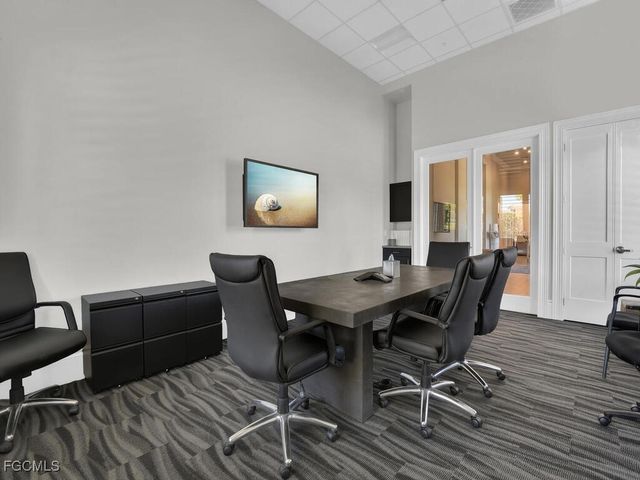 233 Indies DR E 201, Naples, FL 34114