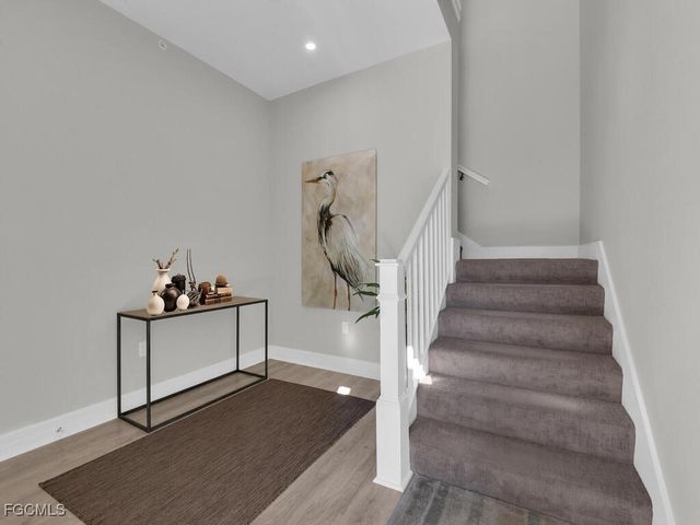 233 Indies DR E 201, Naples, FL 34114