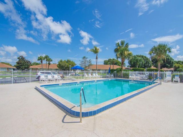 1212 S LAKES END Drive C, Fort Pierce, FL 34982