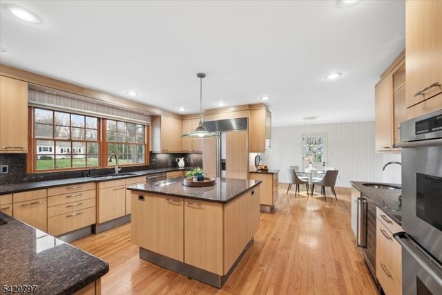 8 Bennington Rd, Morris Twp., NJ 07960