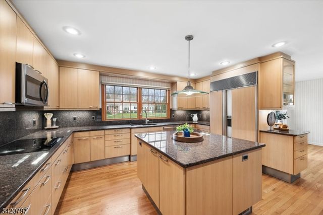 8 Bennington Rd, Morris Twp., NJ 07960