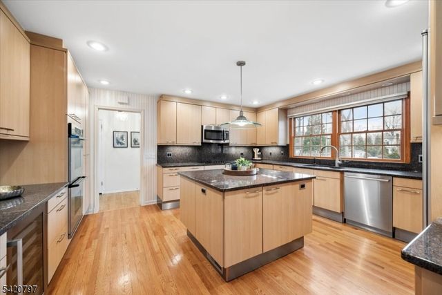 8 Bennington Rd, Morris Twp., NJ 07960