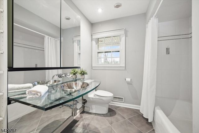 8 Bennington Rd, Morris Twp., NJ 07960