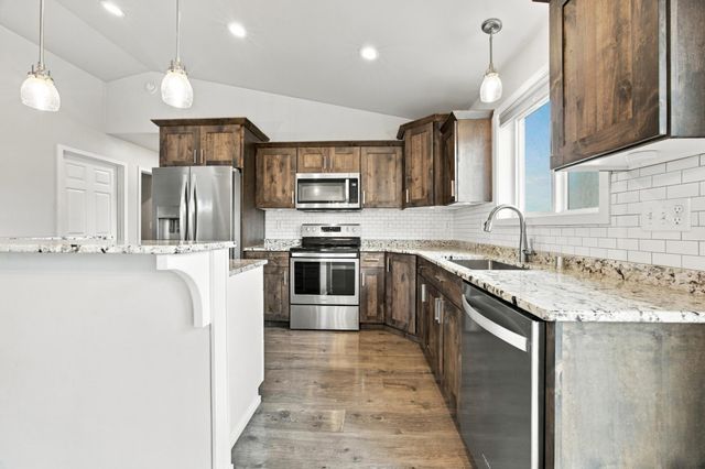 4541 13th Street S, Moorhead, MN 56560