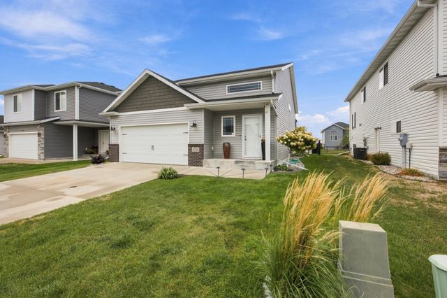4541 13th Street S, Moorhead, MN 56560