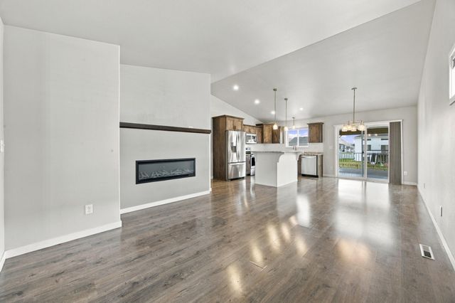 4541 13th Street S, Moorhead, MN 56560
