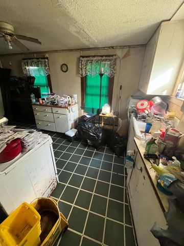 5 Marconi Rd, Worcester, MA 01606