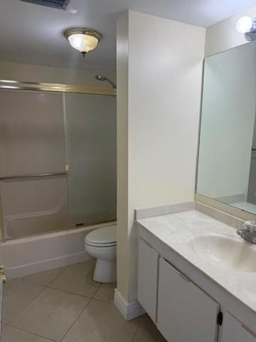 21911 Lake Forest Circle 201, Boca Raton, FL 33433