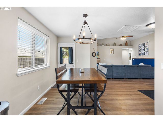 680 ANDRIAN Dr, Molalla, OR 97038