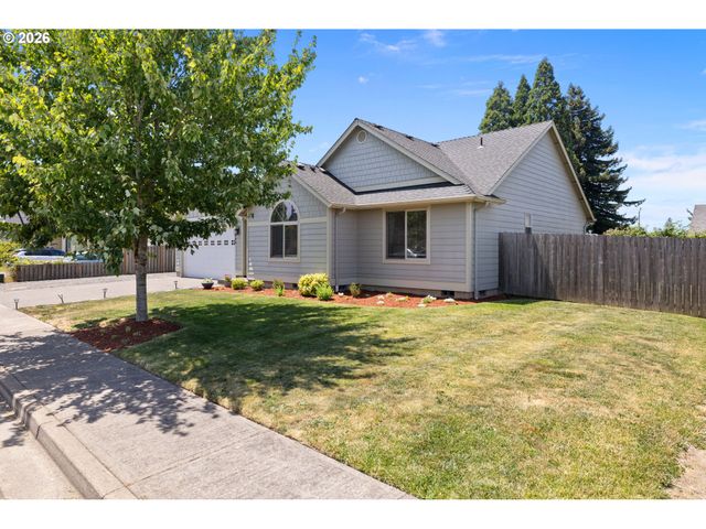 680 ANDRIAN Dr, Molalla, OR 97038