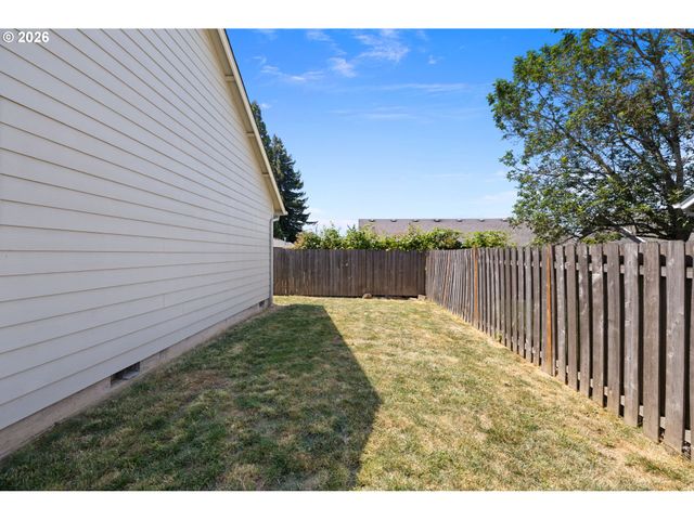 680 ANDRIAN Dr, Molalla, OR 97038