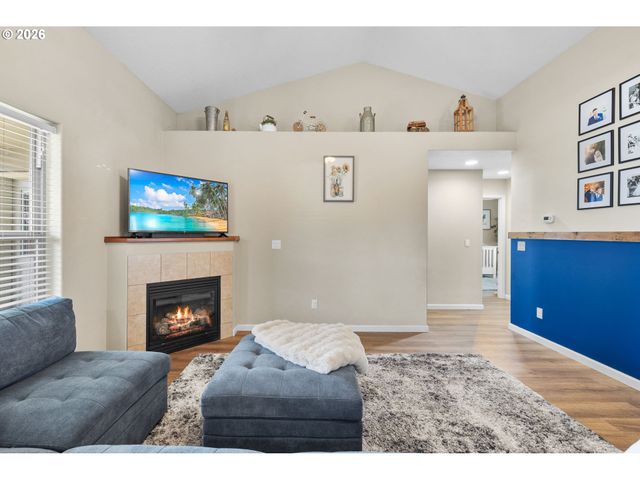 680 ANDRIAN Dr, Molalla, OR 97038