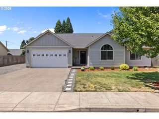 680 ANDRIAN Dr, Molalla, OR 97038