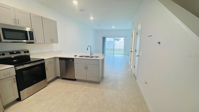 3192 SKYLINE LOOP, Kissimmee, FL 34758