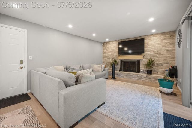 26207 Meadowbrook Way, Lathrup Village, MI 48076