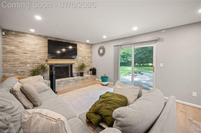 26207 Meadowbrook Way, Lathrup Village, MI 48076