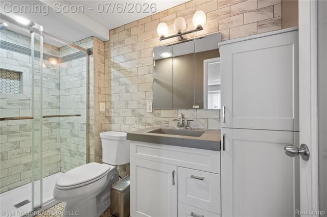 26207 Meadowbrook Way, Lathrup Village, MI 48076