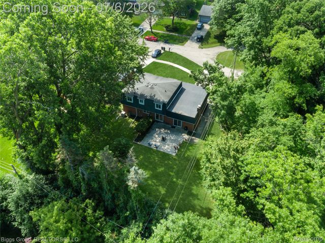 26207 Meadowbrook Way, Lathrup Village, MI 48076