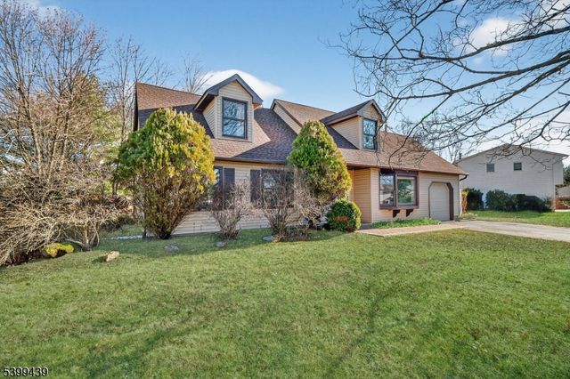 17 Londonderry Dr, Raritan Twp., NJ 08822