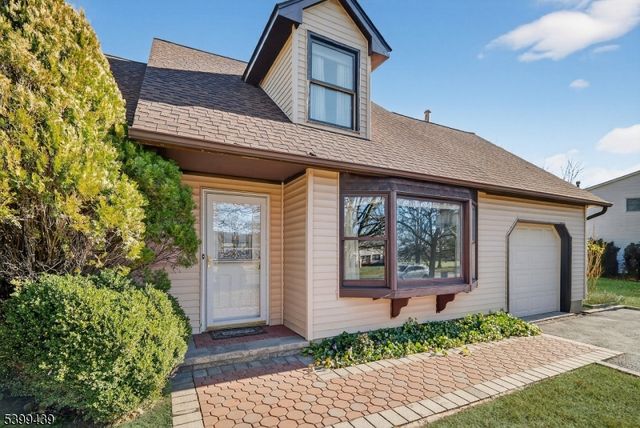 17 Londonderry Dr, Raritan Twp., NJ 08822