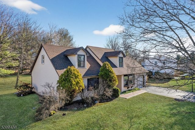 17 Londonderry Dr, Raritan Twp., NJ 08822