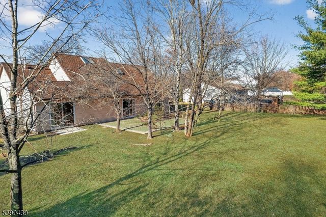 17 Londonderry Dr, Raritan Twp., NJ 08822