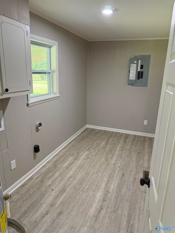 89 Woodland Avenue, Trinity, AL 35673
