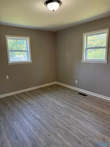89 Woodland Avenue, Trinity, AL 35673