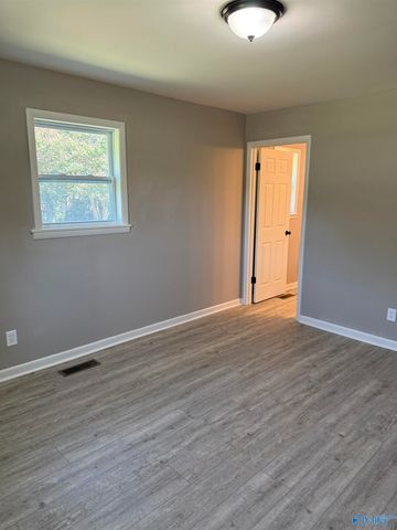 89 Woodland Avenue, Trinity, AL 35673