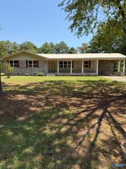 89 Woodland Avenue, Trinity, AL 35673